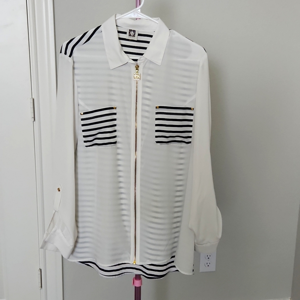 Anne klein top